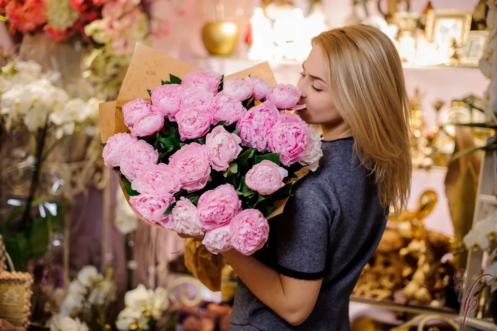Классические цветы на свадьбу молодым