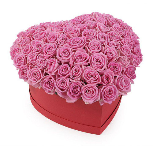 Сердце из 51 Розовой Розы